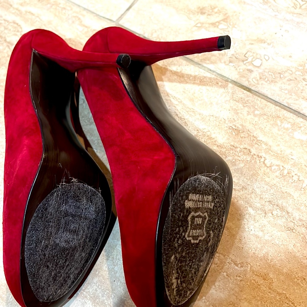 Like New Stuart Weitzman Red Suede Heels! - image 4
